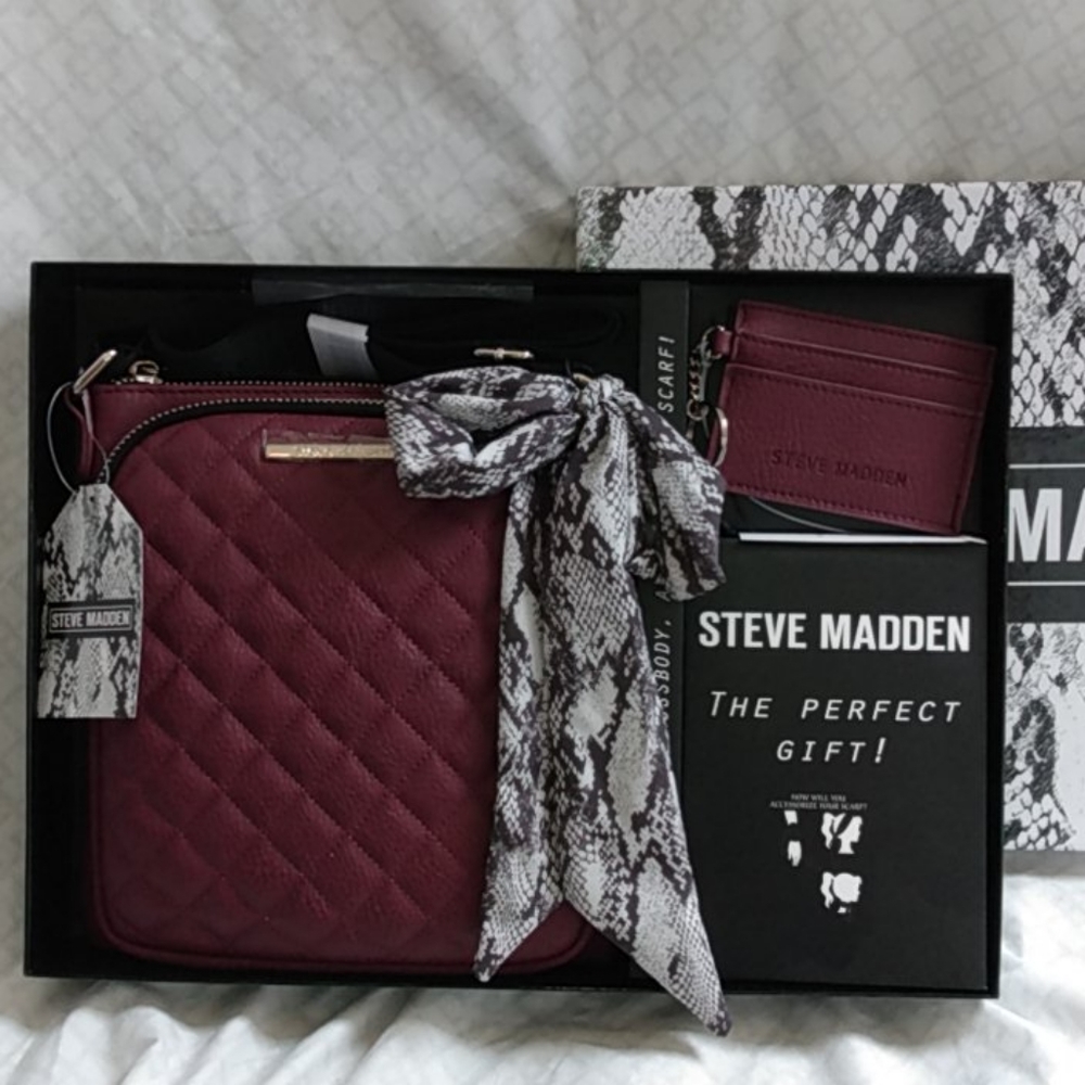NWT Steve Madden Purse Gift Set